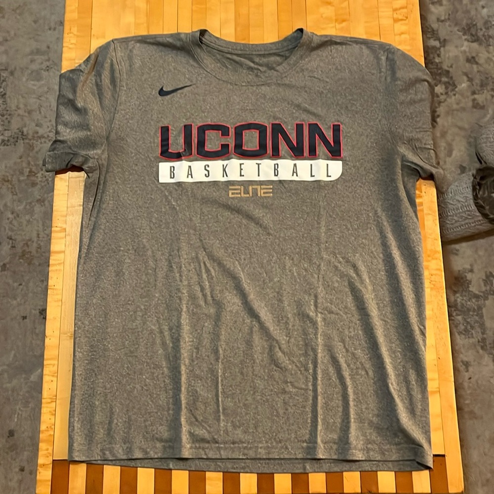 Nike short sleeve UConn basketball athletic tee shirt. Never worn, size large